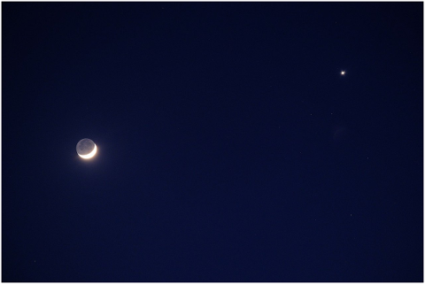 moon-crescent-moon-venus-night-sky-4978859