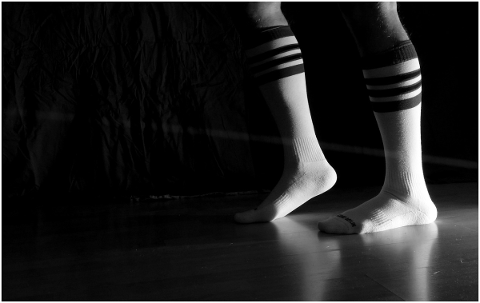 sport-socks-knee-high-socks-feet-4686589