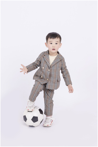 boy-football-manhunt-sports-model-5089107