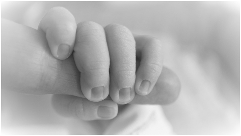 newborn-hand-tiny-finger-4748020
